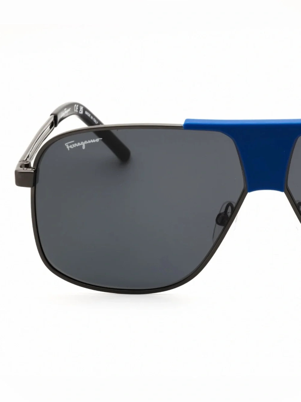 New Salvatore Ferragamo SF292S 029 Black Frame Sunglasses Blue Bridge Authentic